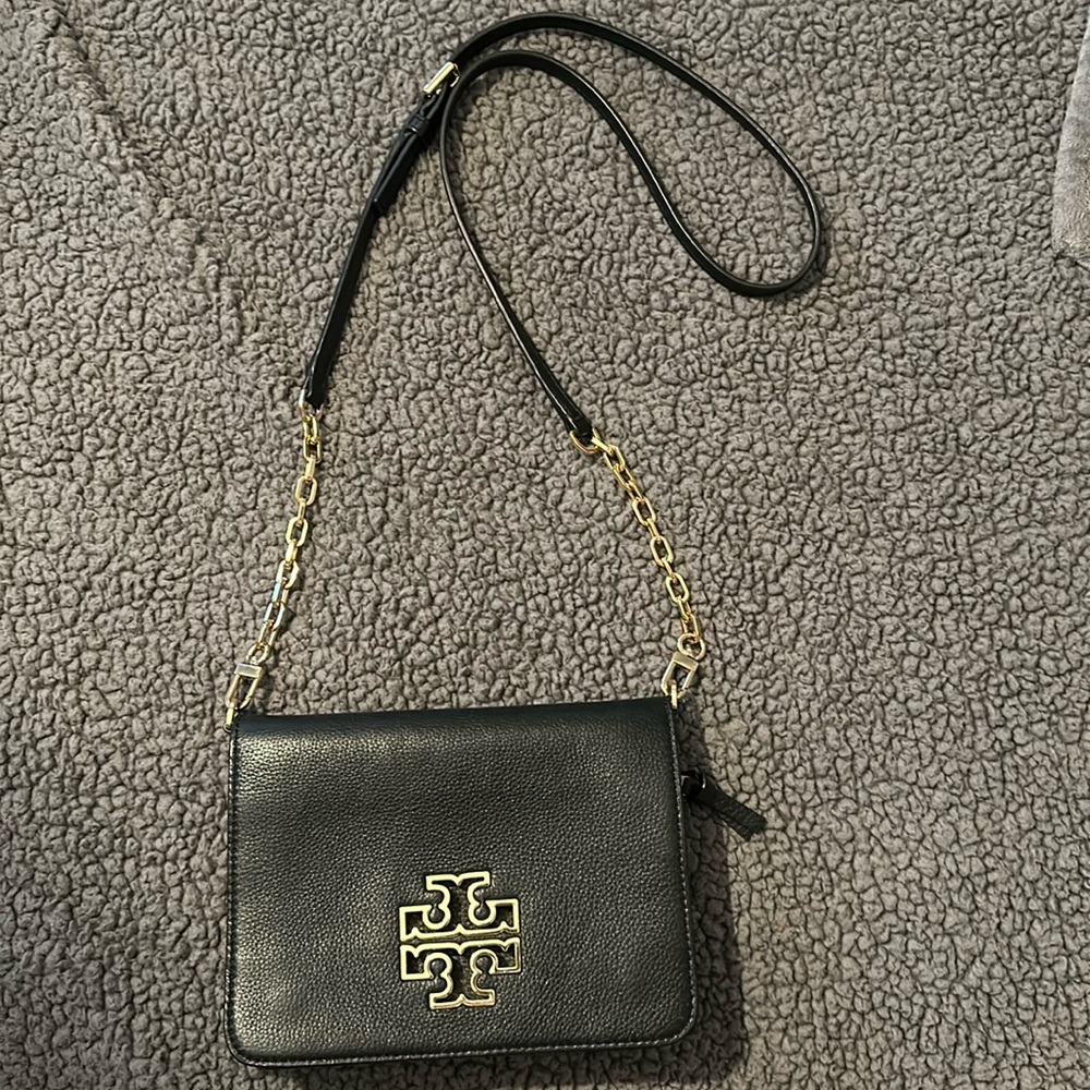 Tory Burch black crossbody excellent used condition